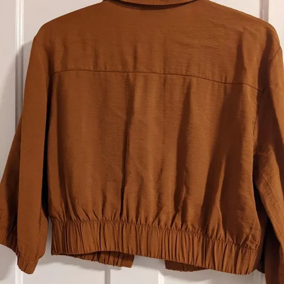 Crop Button Up - Picture 2 of 7